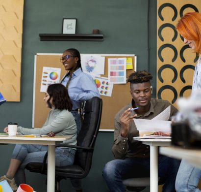 people-working-together-office-medium-shot